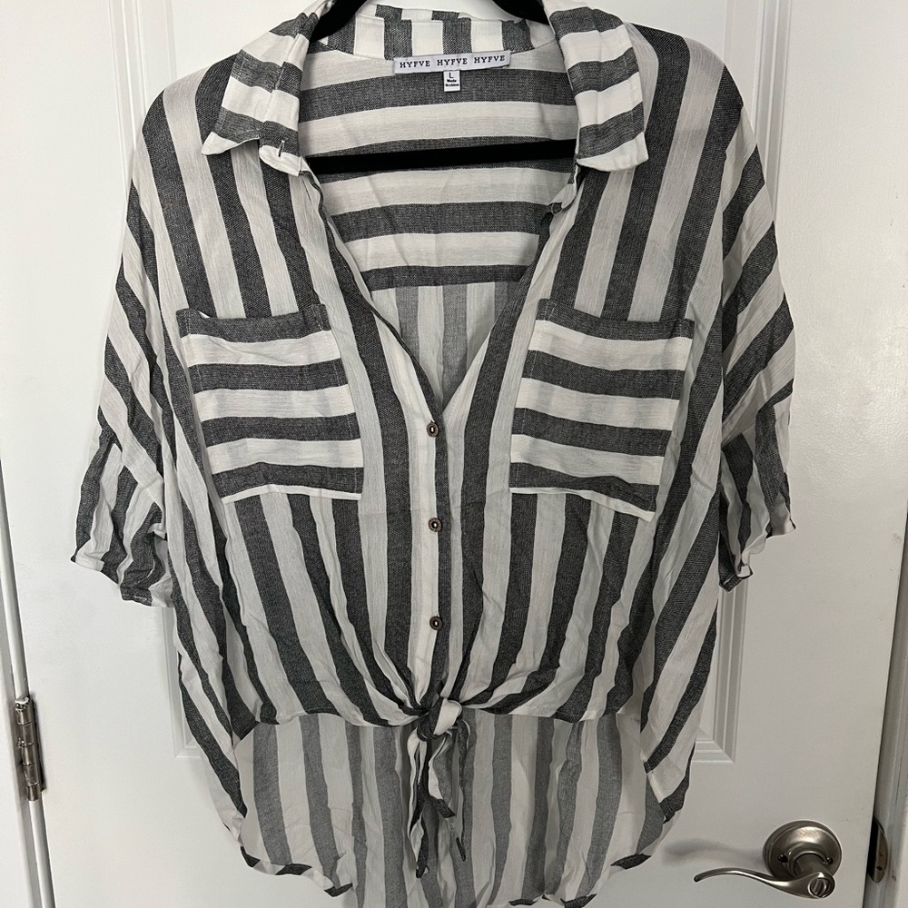 Striped knotted top
